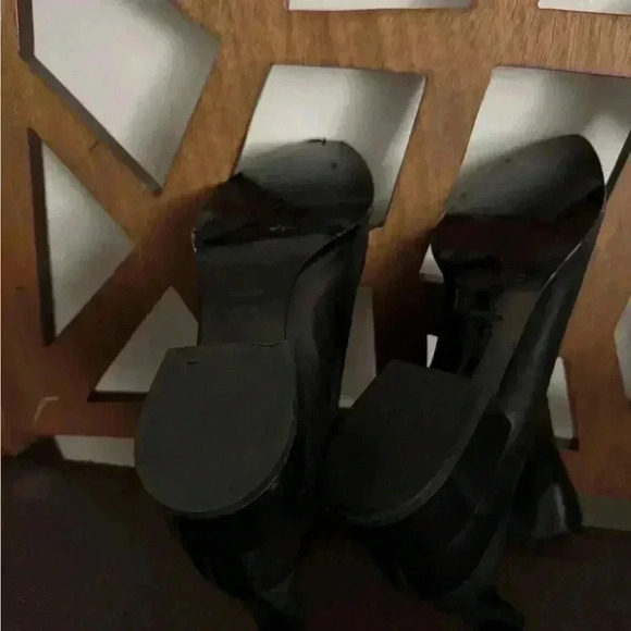 Vince black leather ankle boots used like a new Size 8 - Picture 9 of 12